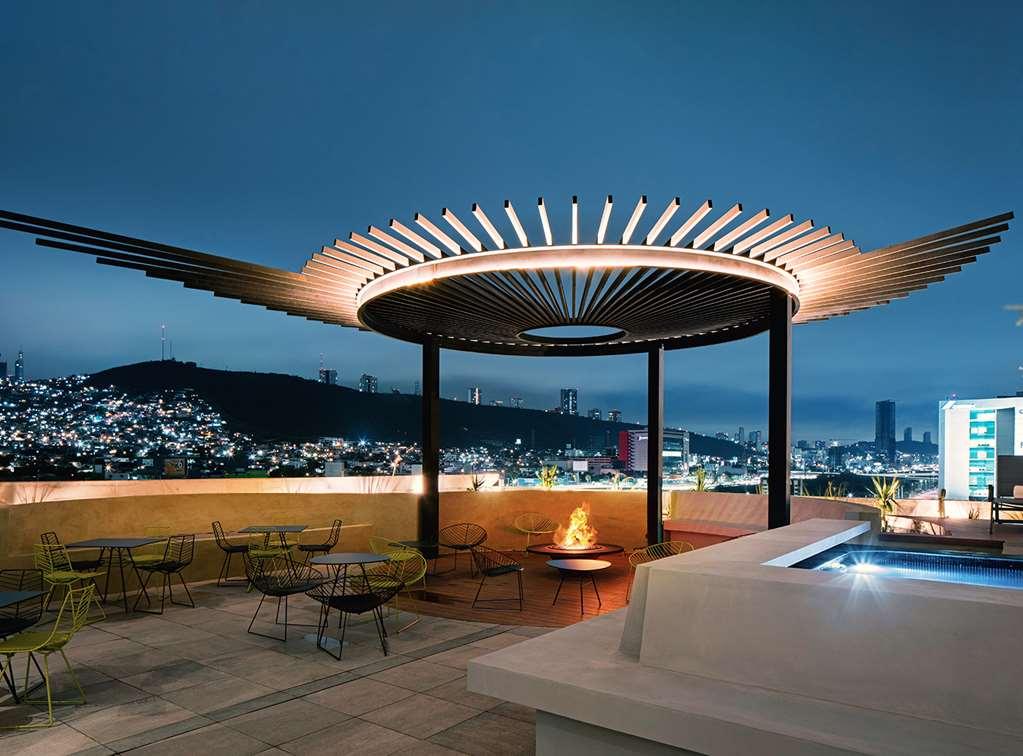 Galeria Plaza Monterrey Hotel Instalações foto Rooftop at the hotel