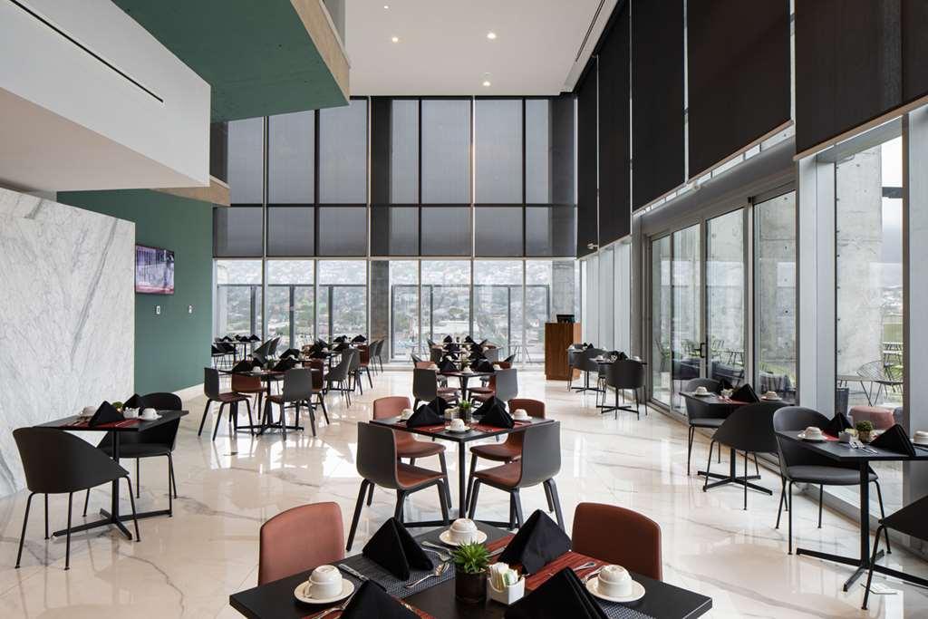 Galeria Plaza Monterrey Hotel Restaurante foto The restaurant
