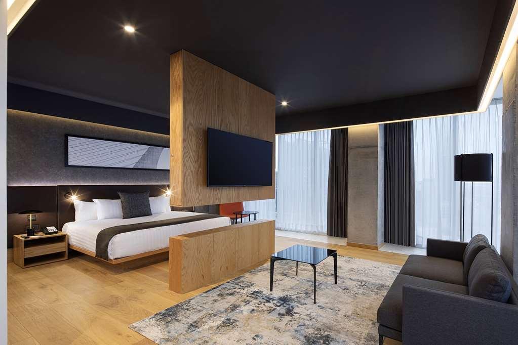 Galeria Plaza Monterrey Hotel Quarto foto A suite at the hotel