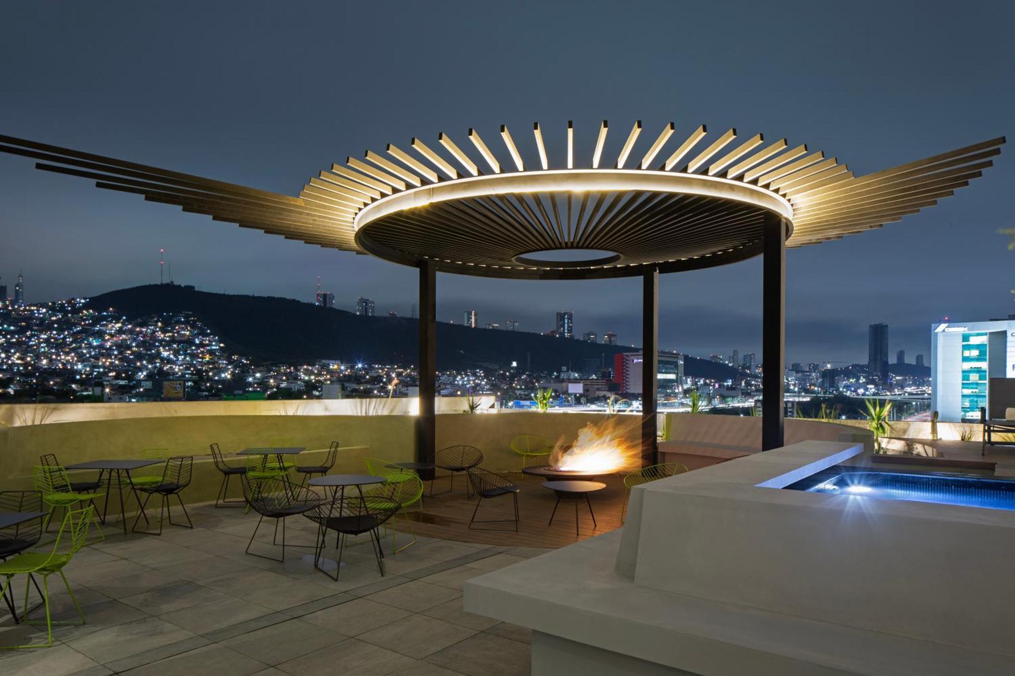 Galeria Plaza Monterrey Hotel Exterior foto Skyline
